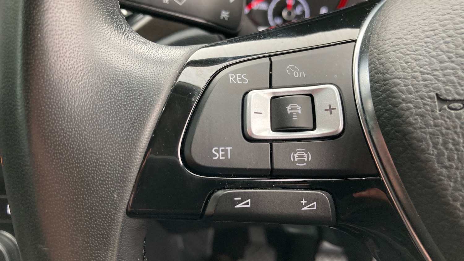 Used Volkswagen T-Roc 2019 for sale - 76379671: Photo 32