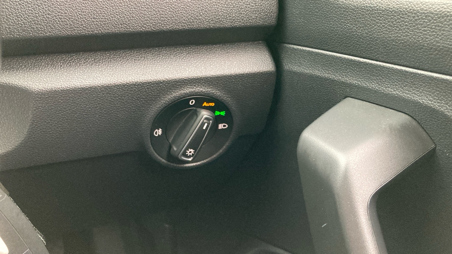 Used Volkswagen T-Roc 2019 for sale - 76379671: Photo 34