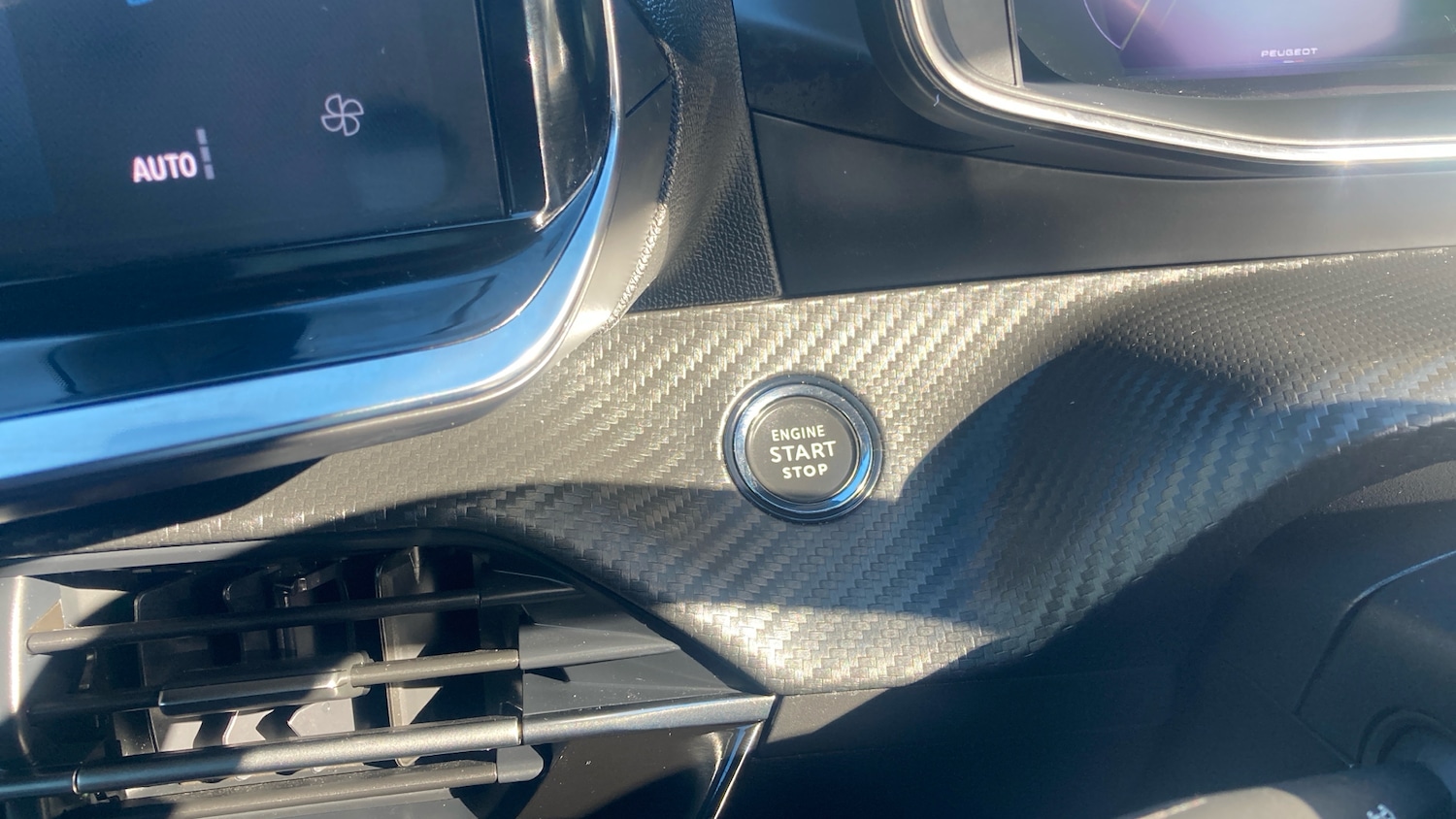 Used Peugeot 2008 2024 for sale - 78027047: Photo 25