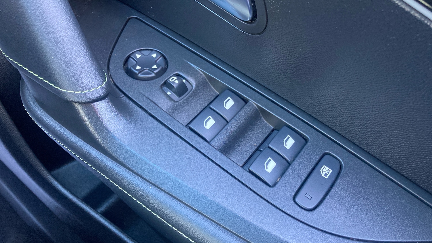 Used Peugeot 2008 2024 for sale - 78027047: Photo 34