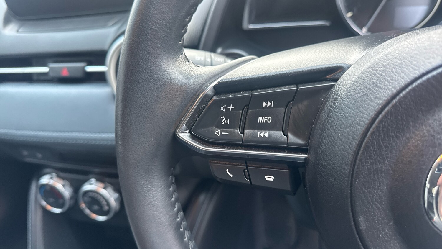 Used Mazda Mazda2 2022 for sale - 77830421: Photo 38