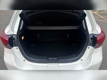 Used Mazda Mazda2 2022 for sale - 77830421: Photo