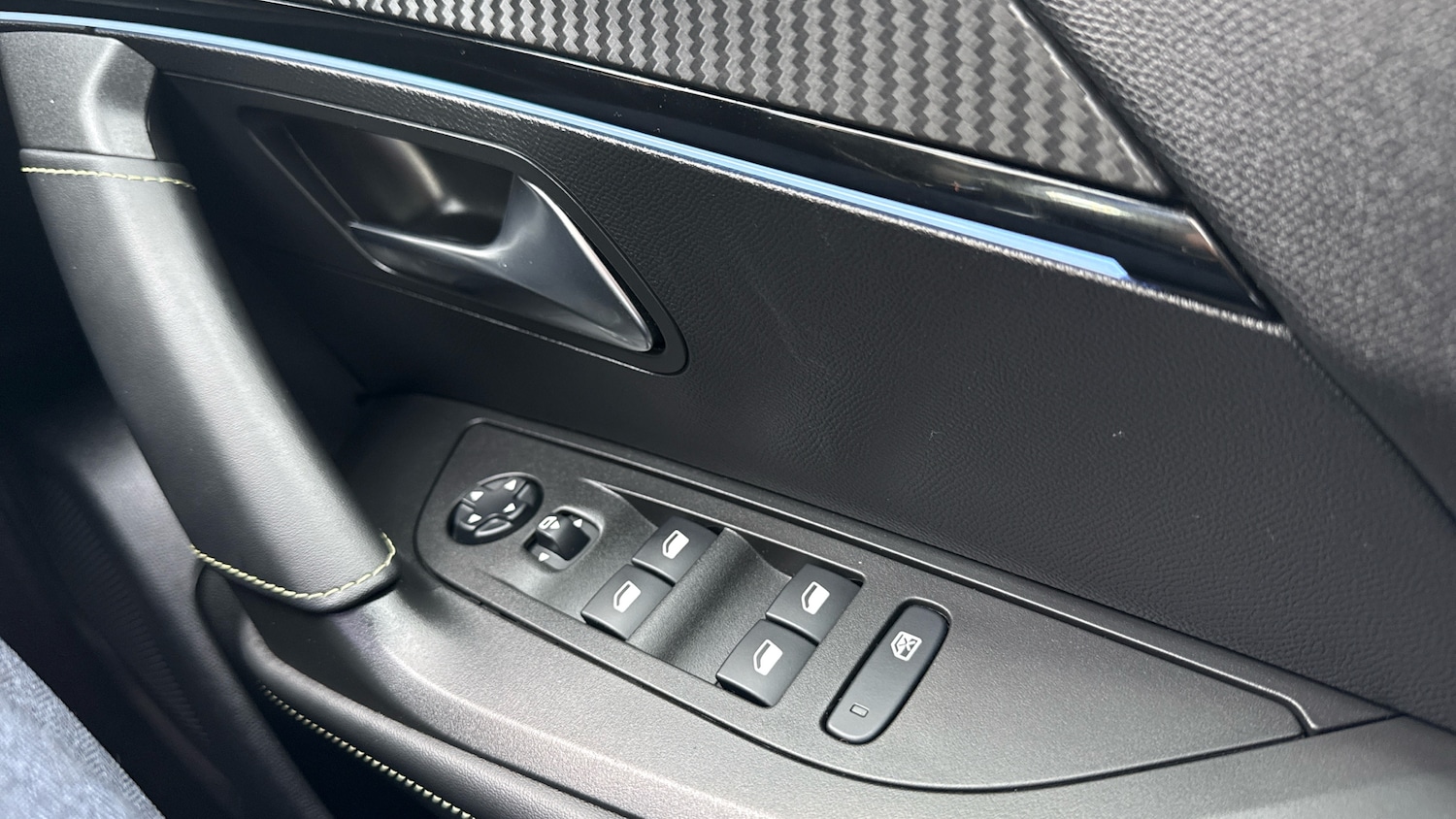 Used Peugeot 2008 2021 for sale - 76877771: Photo 39