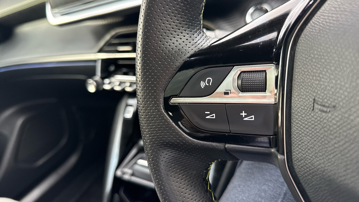 Used Peugeot 2008 2021 for sale - 76877771: Photo 41