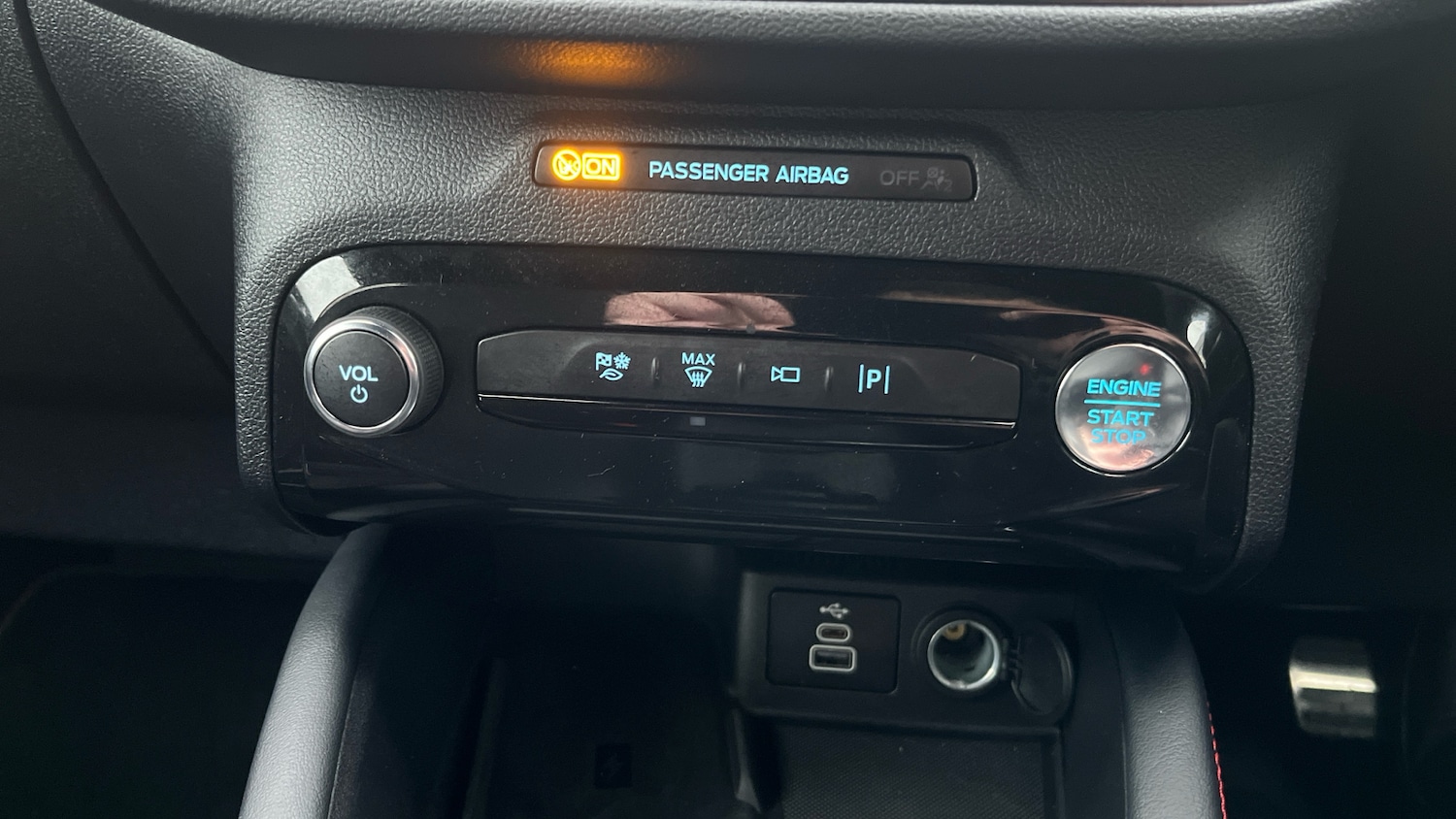 Used Ford Kuga 2024 for sale - 77449462: Photo 30