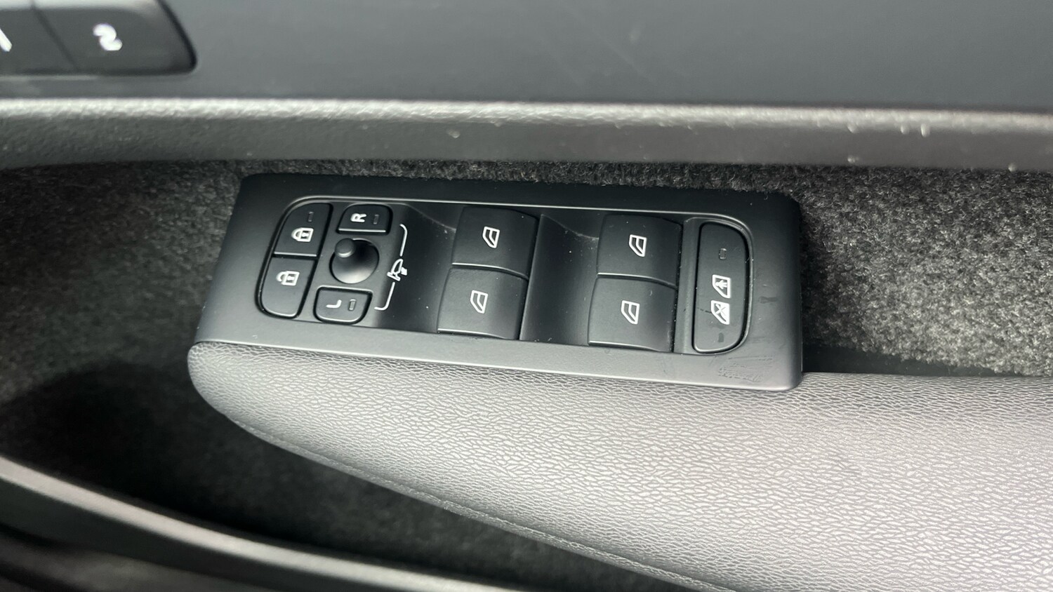 Used Volvo XC40 2023 for sale - 77528065: Photo 22