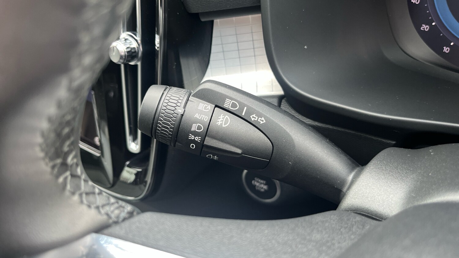 Used Volvo XC40 2023 for sale - 77528065: Photo 27