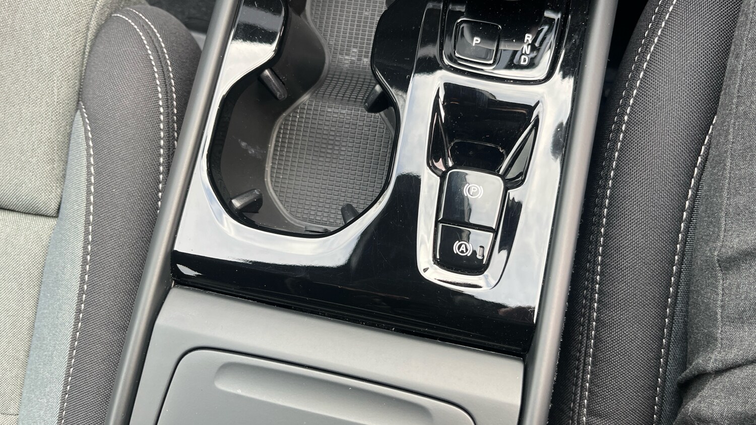 Used Volvo XC40 2023 for sale - 77528065: Photo 37