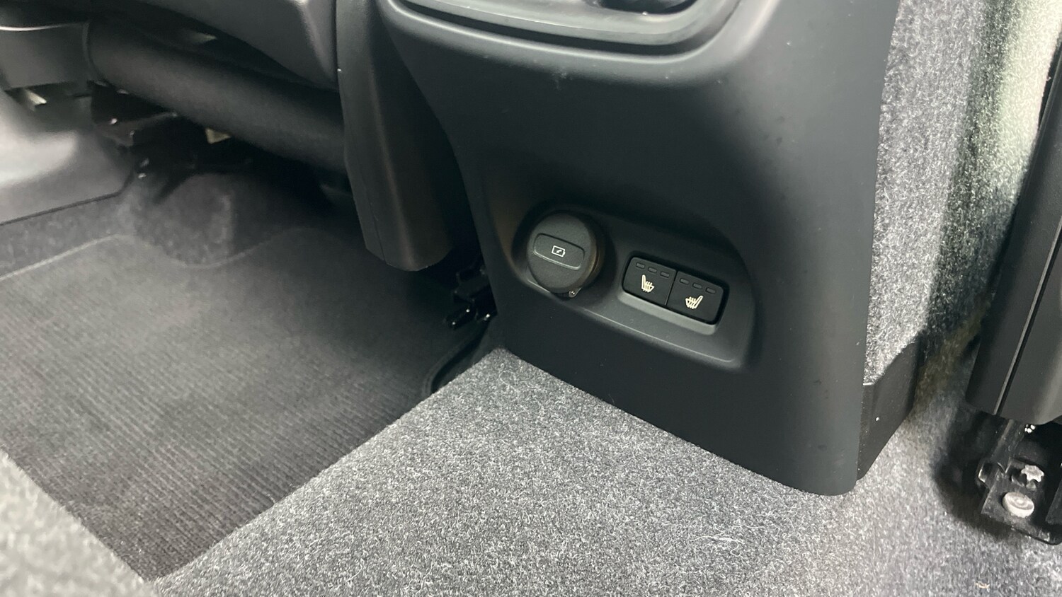 Used Volvo XC40 2023 for sale - 77528065: Photo 43