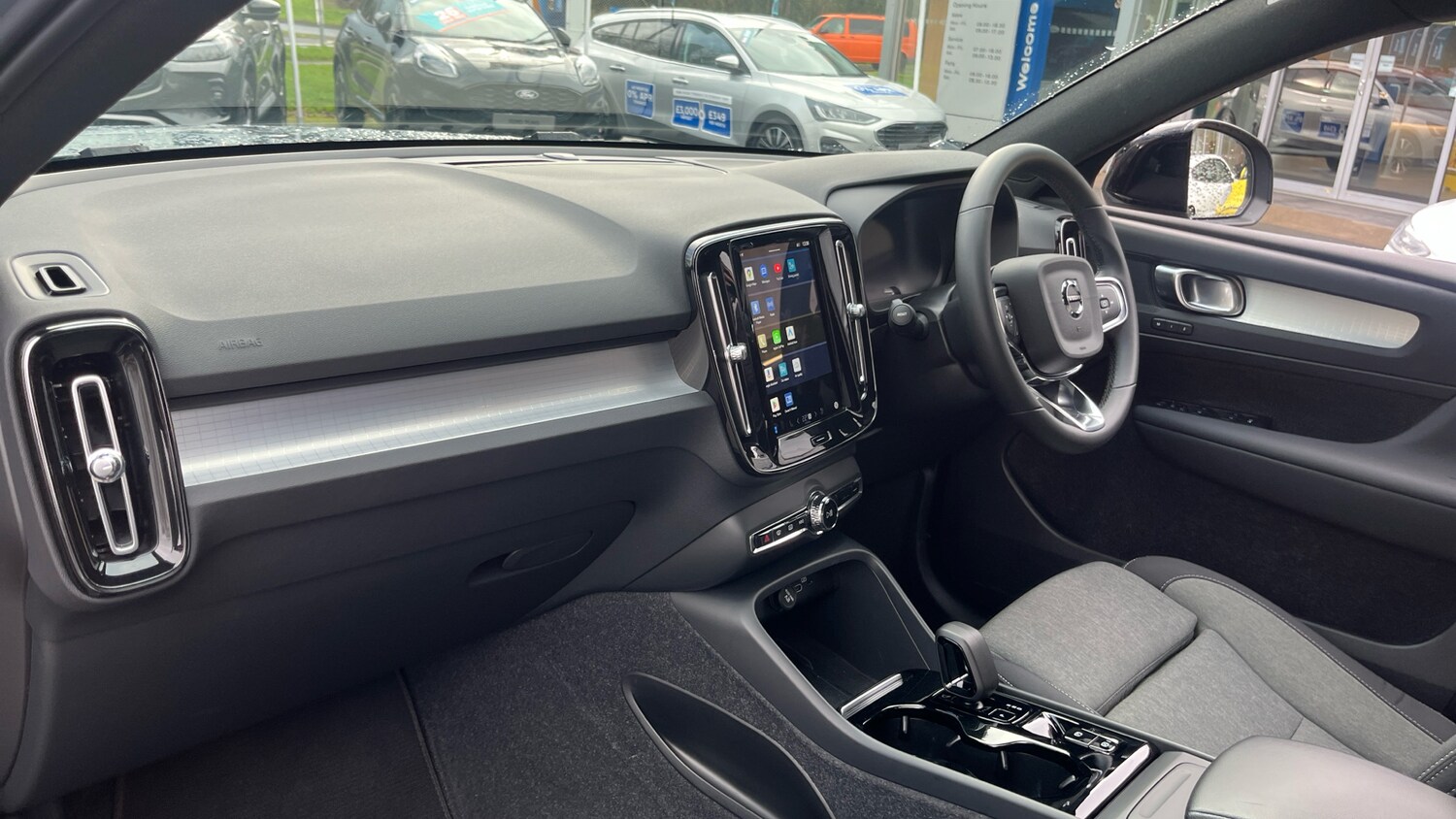 Used Volvo XC40 2023 for sale - 77528065: Photo 9