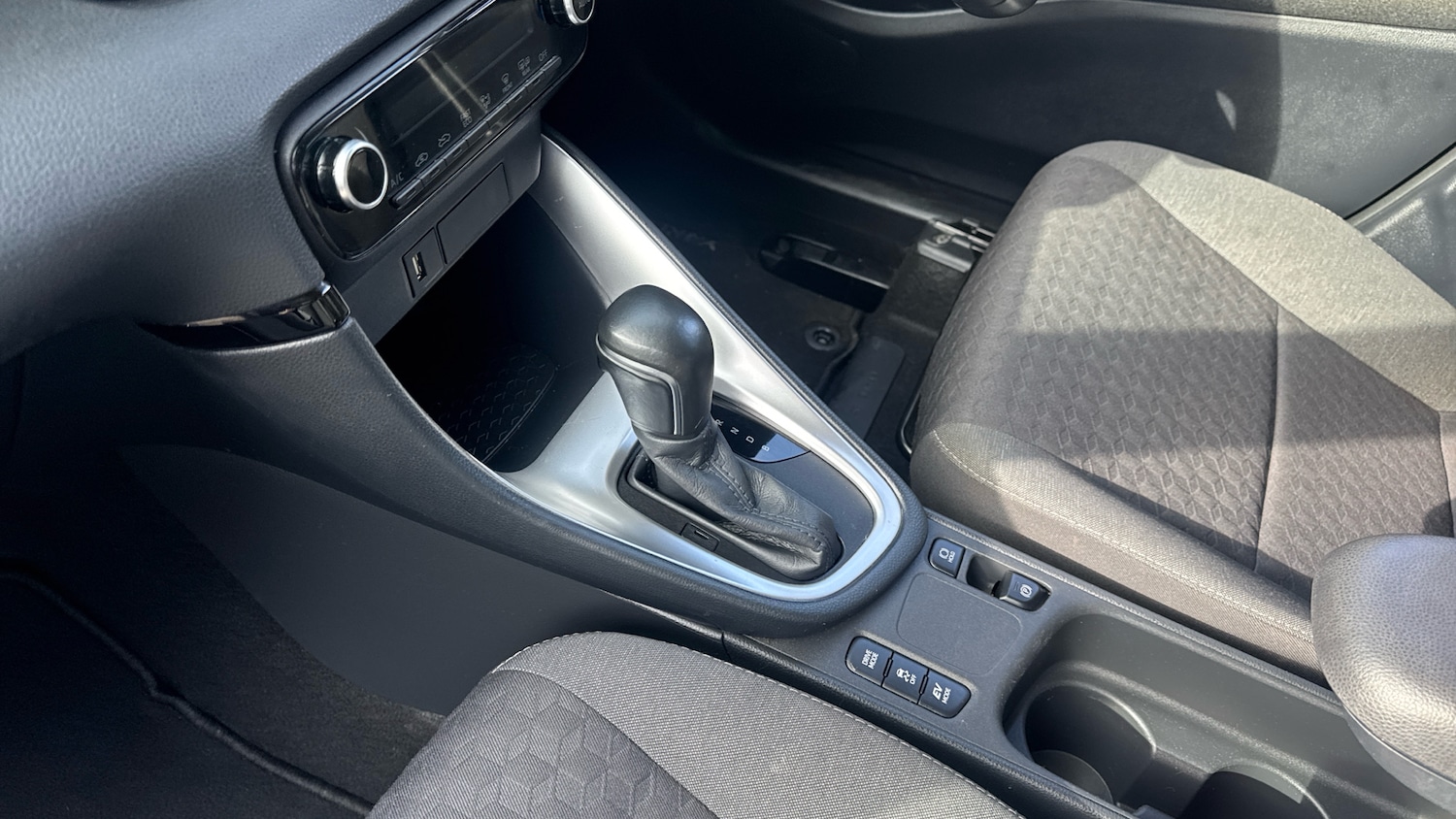 Used Toyota Yaris 2020 for sale - 76142335: Photo 13