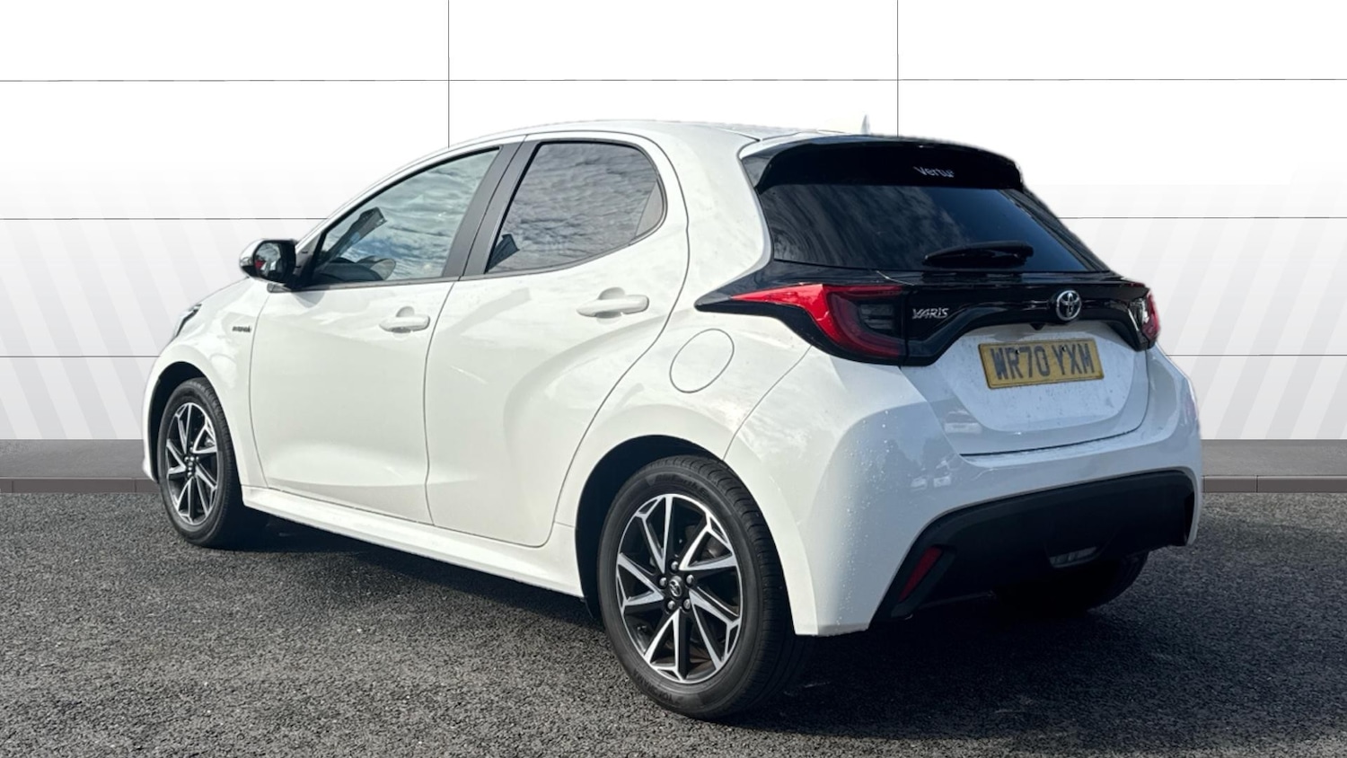 Used Toyota Yaris 2020 for sale - 76142335: Photo 2