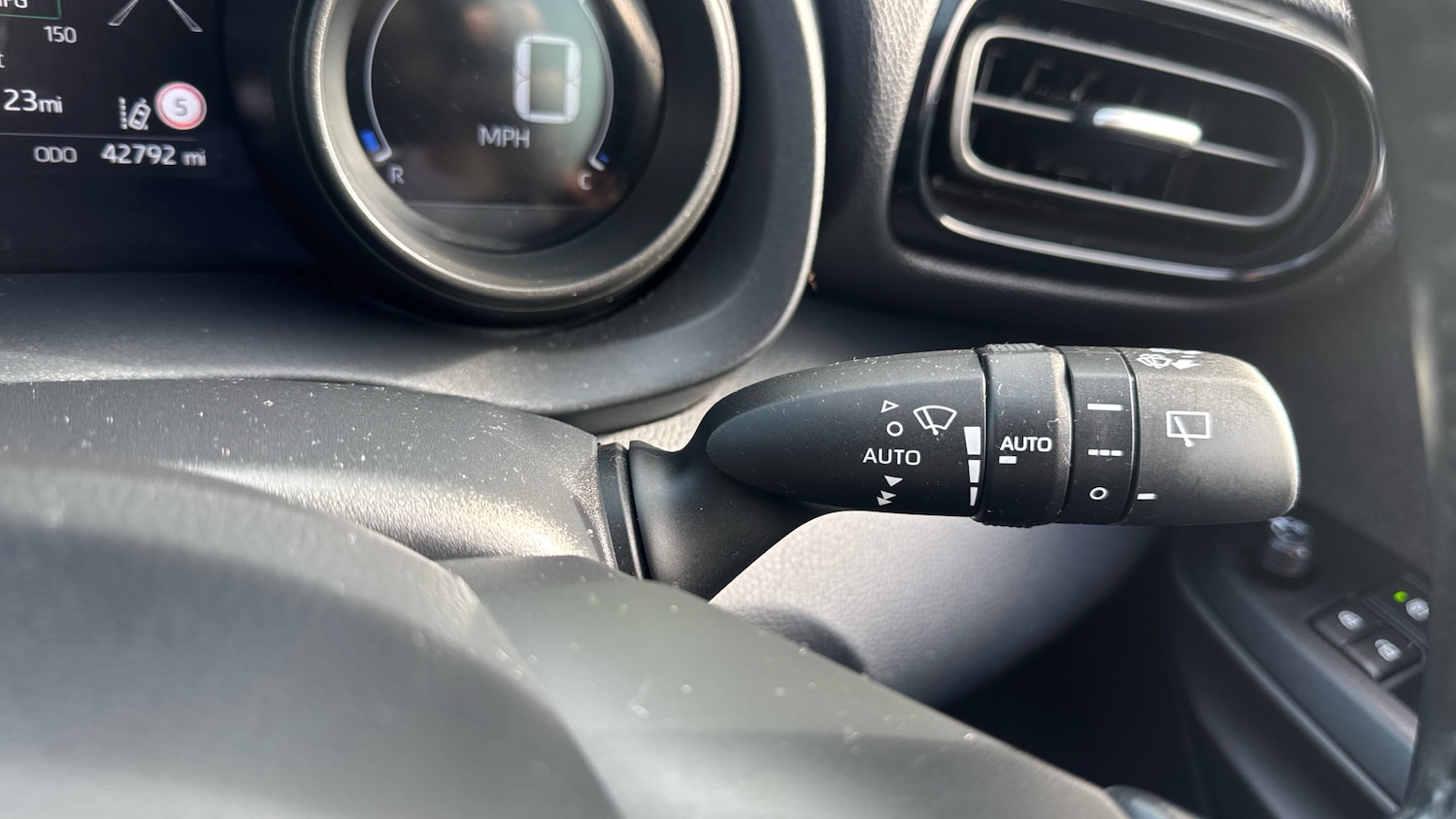 Used Toyota Yaris 2020 for sale - 76142335: Photo 31