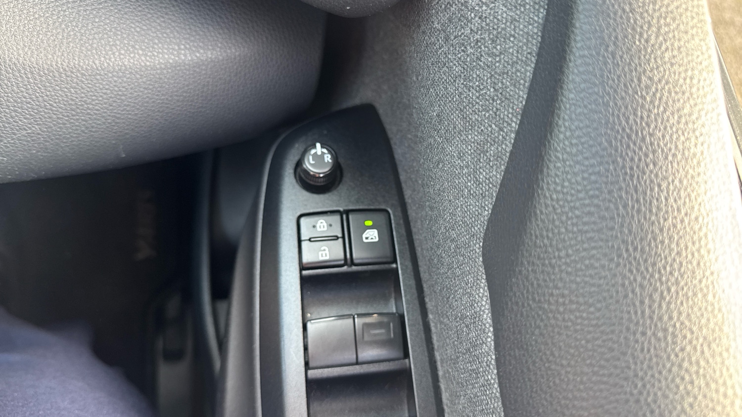 Used Toyota Yaris 2020 for sale - 76142335: Photo 32
