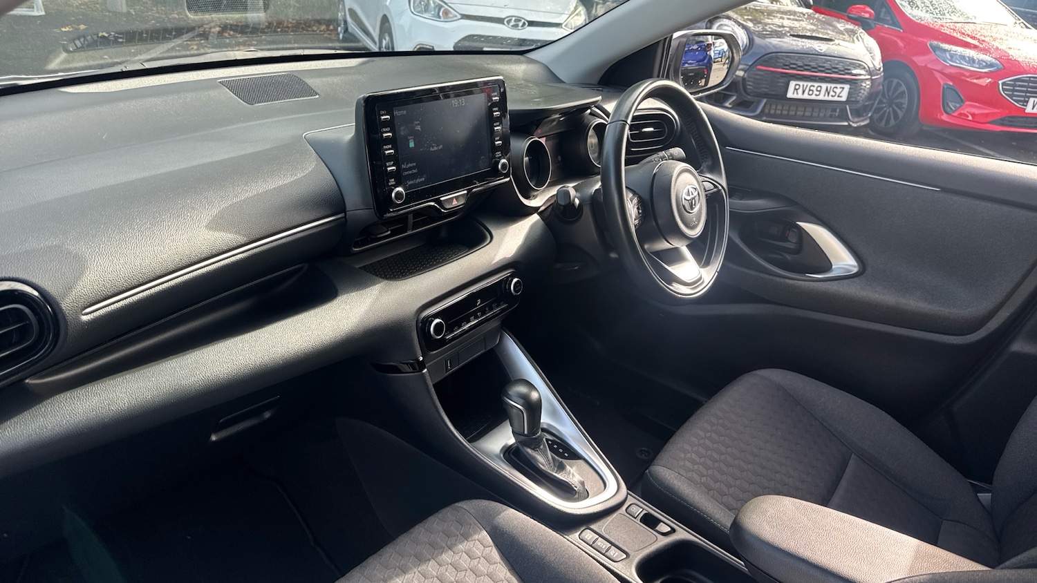 Used Toyota Yaris 2020 for sale - 76142335: Photo 9