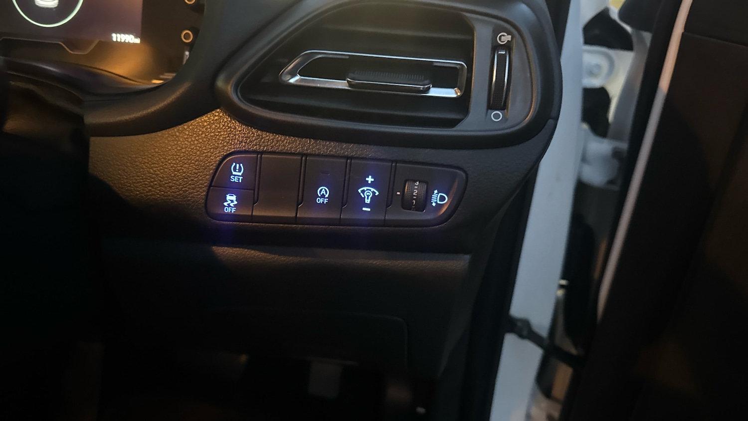 Used Hyundai i30 2023 for sale - 76853399: Photo 32