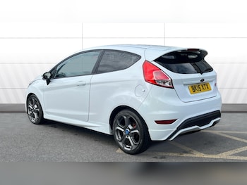 Used Ford Fiesta 2015 for sale - 79343726: Photo