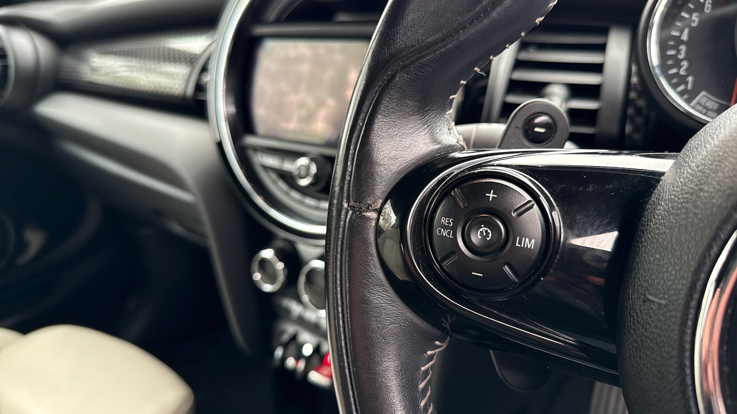 Used MINI Hatch 2018 for sale - 76588510: Photo 31