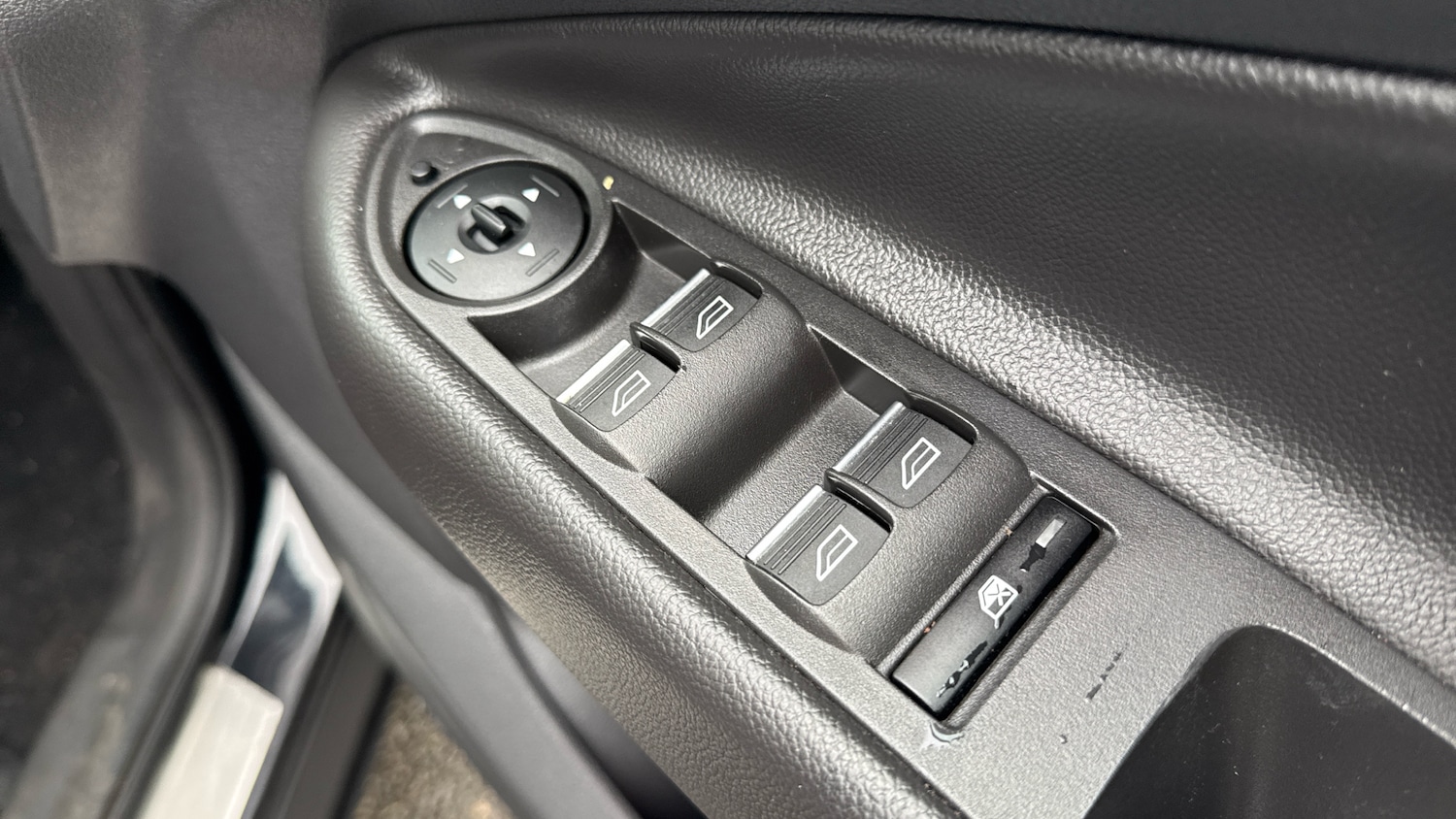 Used Ford Kuga 2017 for sale - 77147891: Photo 31