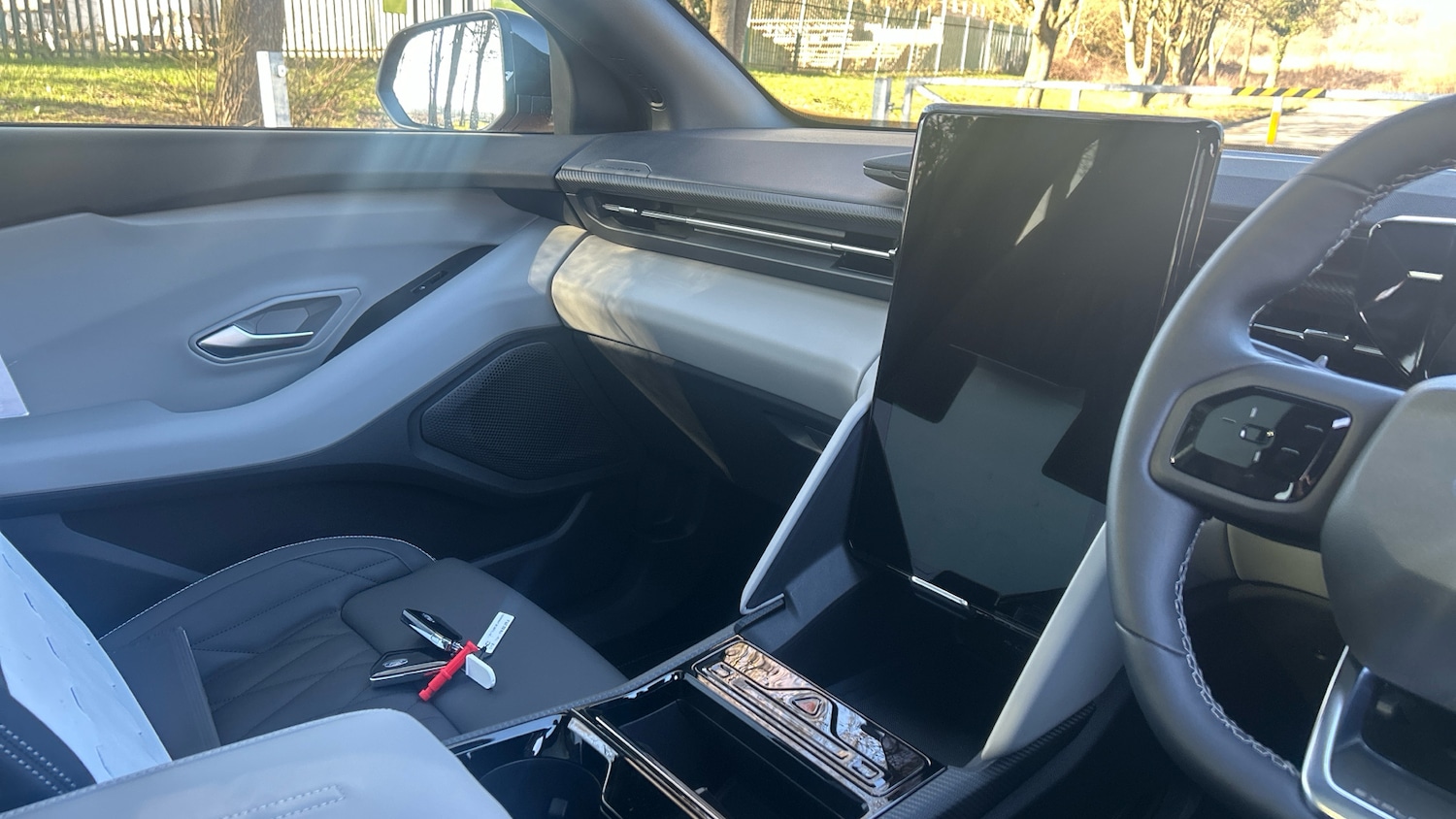 Used Ford Explorer 2025 for sale - 77106392: Photo 14