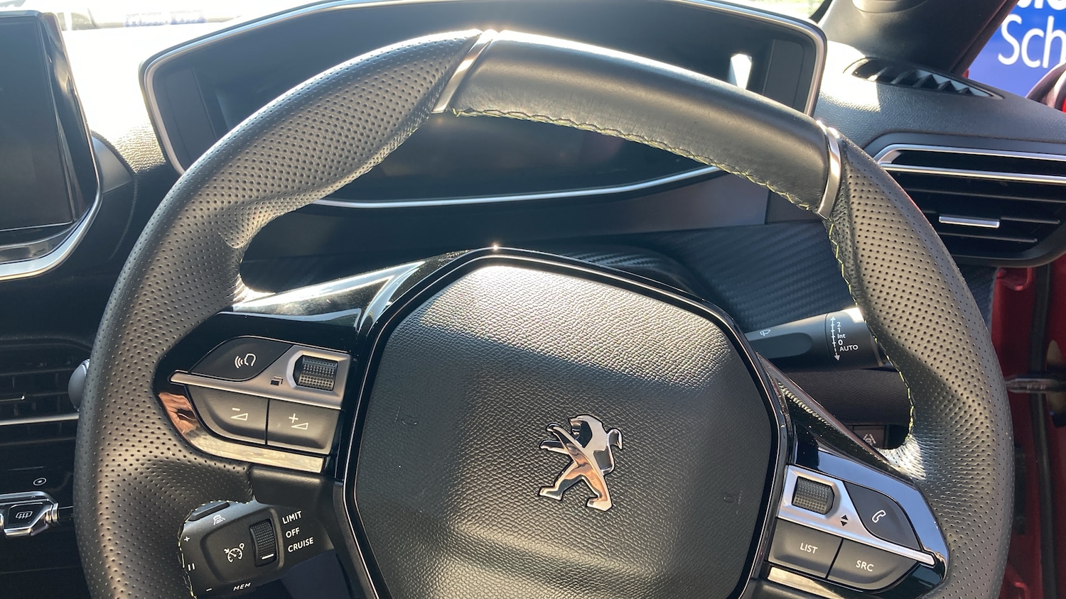 Used Peugeot 208 2023 for sale - 77961697: Photo 3