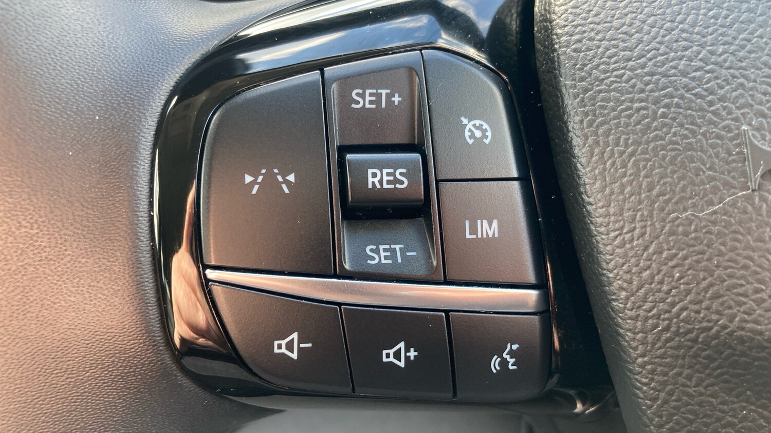 Used Ford Kuga 2025 for sale - 78060406: Photo 37