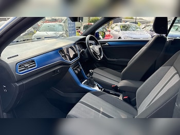 Used Volkswagen T-Roc 2021 for sale - 75556015: Photo
