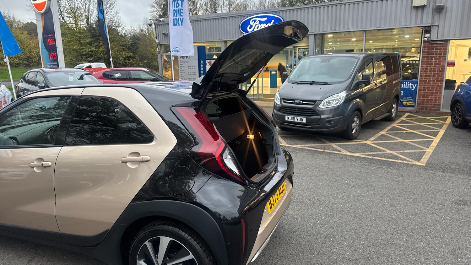 Used Toyota Aygo X 2023 for sale - 76464355: Photo 32