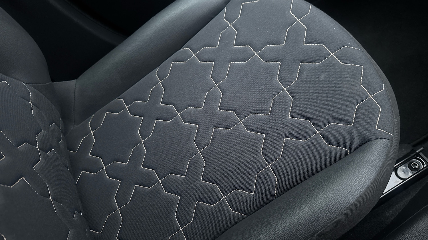 Used Toyota Aygo X 2023 for sale - 76464355: Photo 51