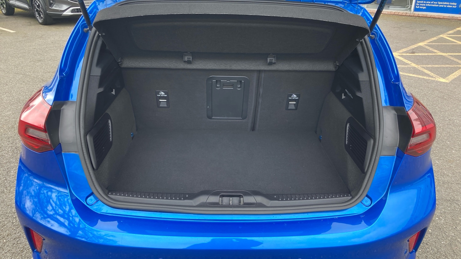 Used Ford Focus 2023 for sale - 78010953: Photo 4