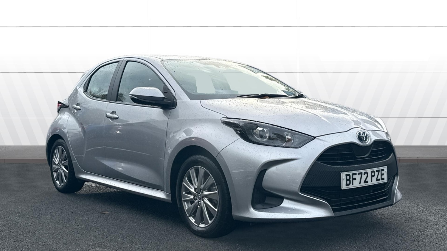 Used Toyota Yaris 2022 for sale - 76413236: Photo 1