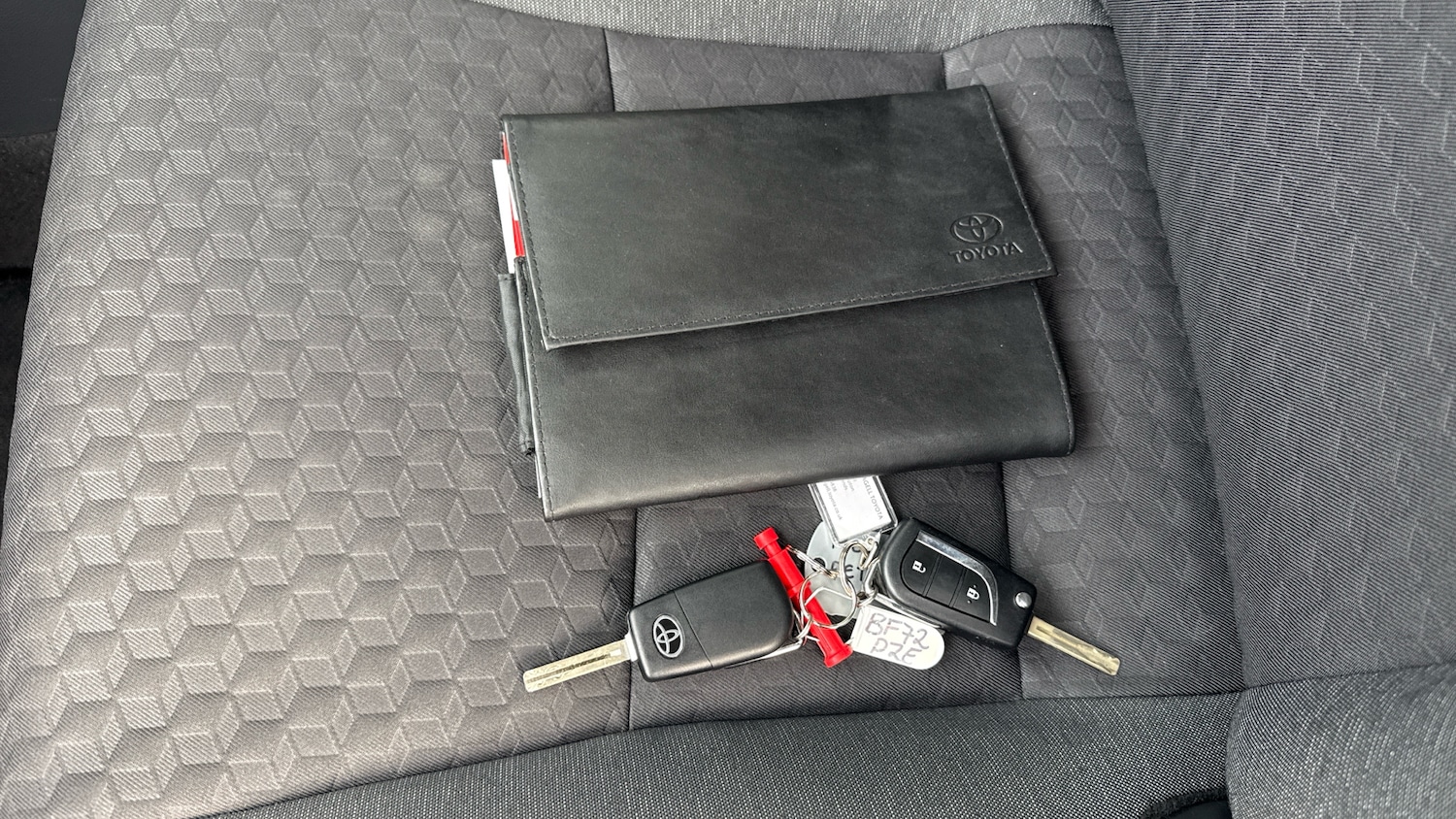 Used Toyota Yaris 2022 for sale - 76413236: Photo 19