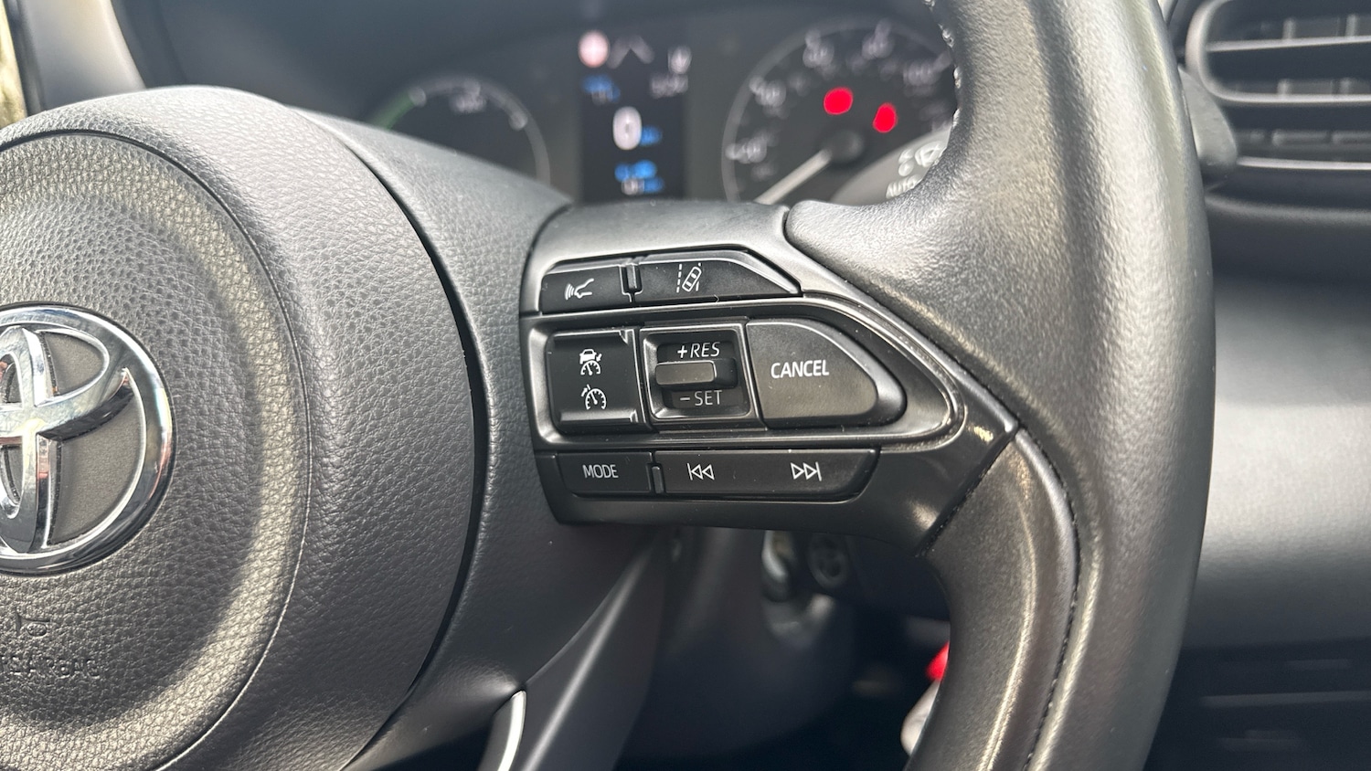 Used Toyota Yaris 2022 for sale - 76413236: Photo 40