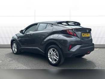 Used Toyota C-HR 2023 for sale - 78967742: Photo