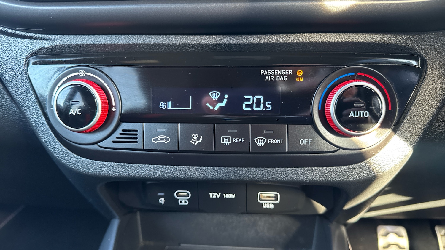 Used Hyundai i10 2023 for sale - 77963078: Photo 30