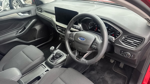 Used Ford Focus 2023 for sale - 76232282: Photo 11