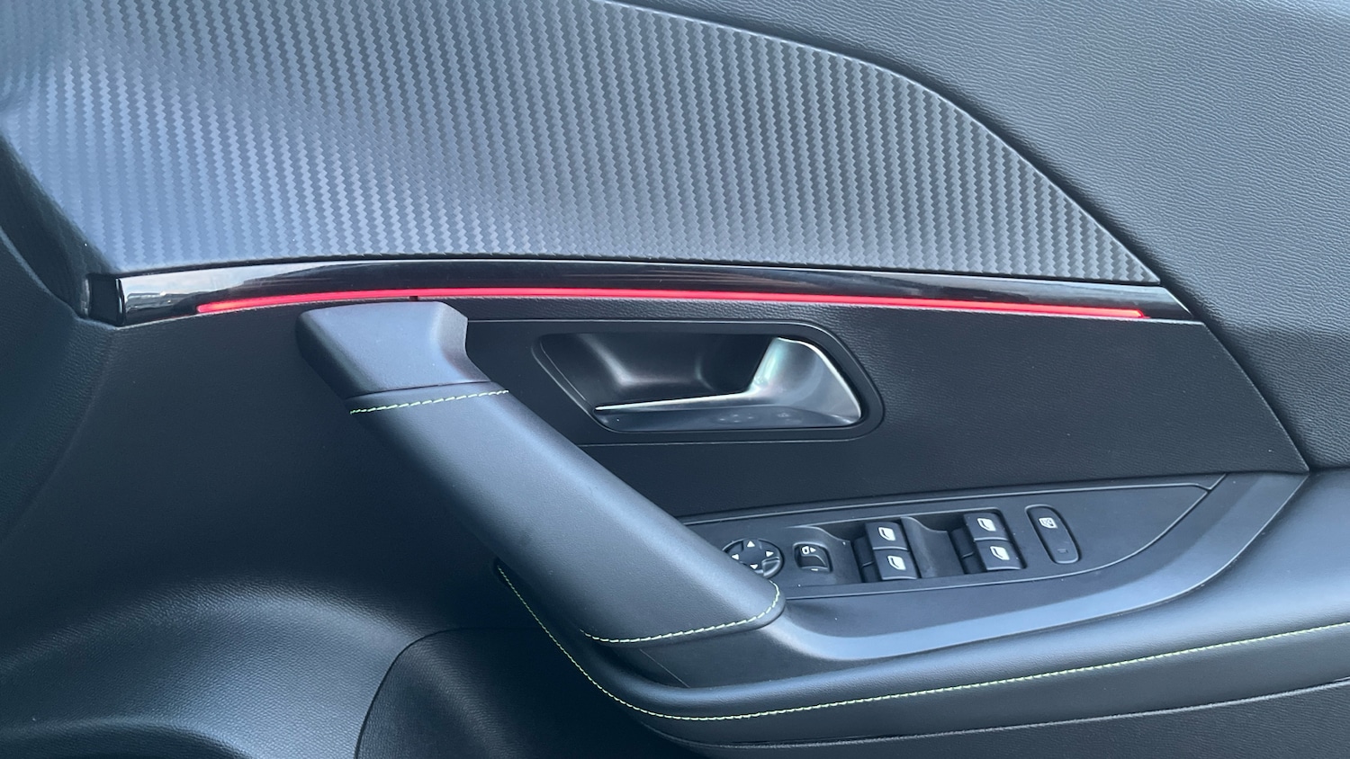 Used Peugeot 2008 2023 for sale - 77365130: Photo 34