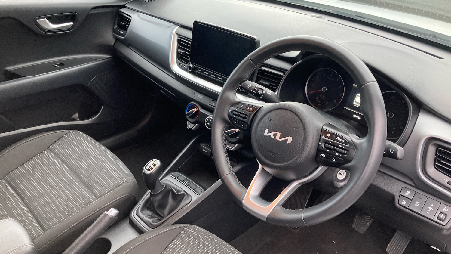 Used Kia Stonic 2023 for sale - 77271228: Photo 11