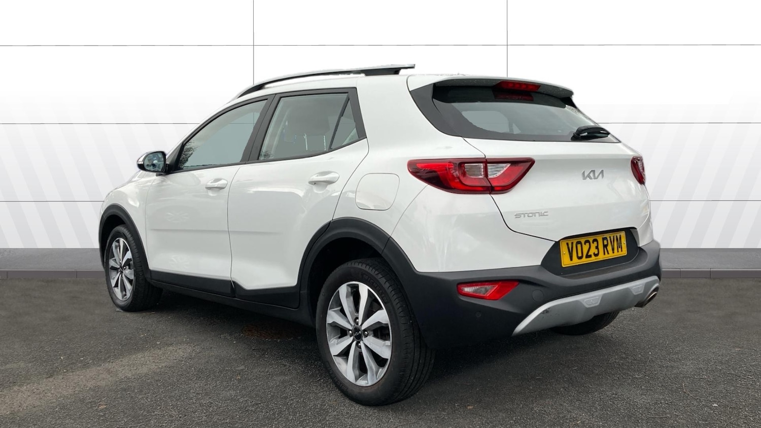 Used Kia Stonic 2023 for sale - 77271228: Photo 2