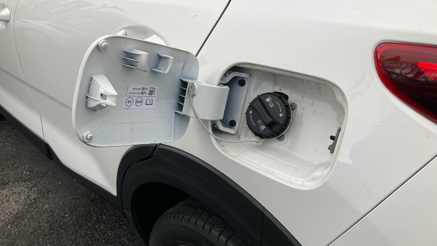 Used Kia Stonic 2023 for sale - 77271228: Photo 25