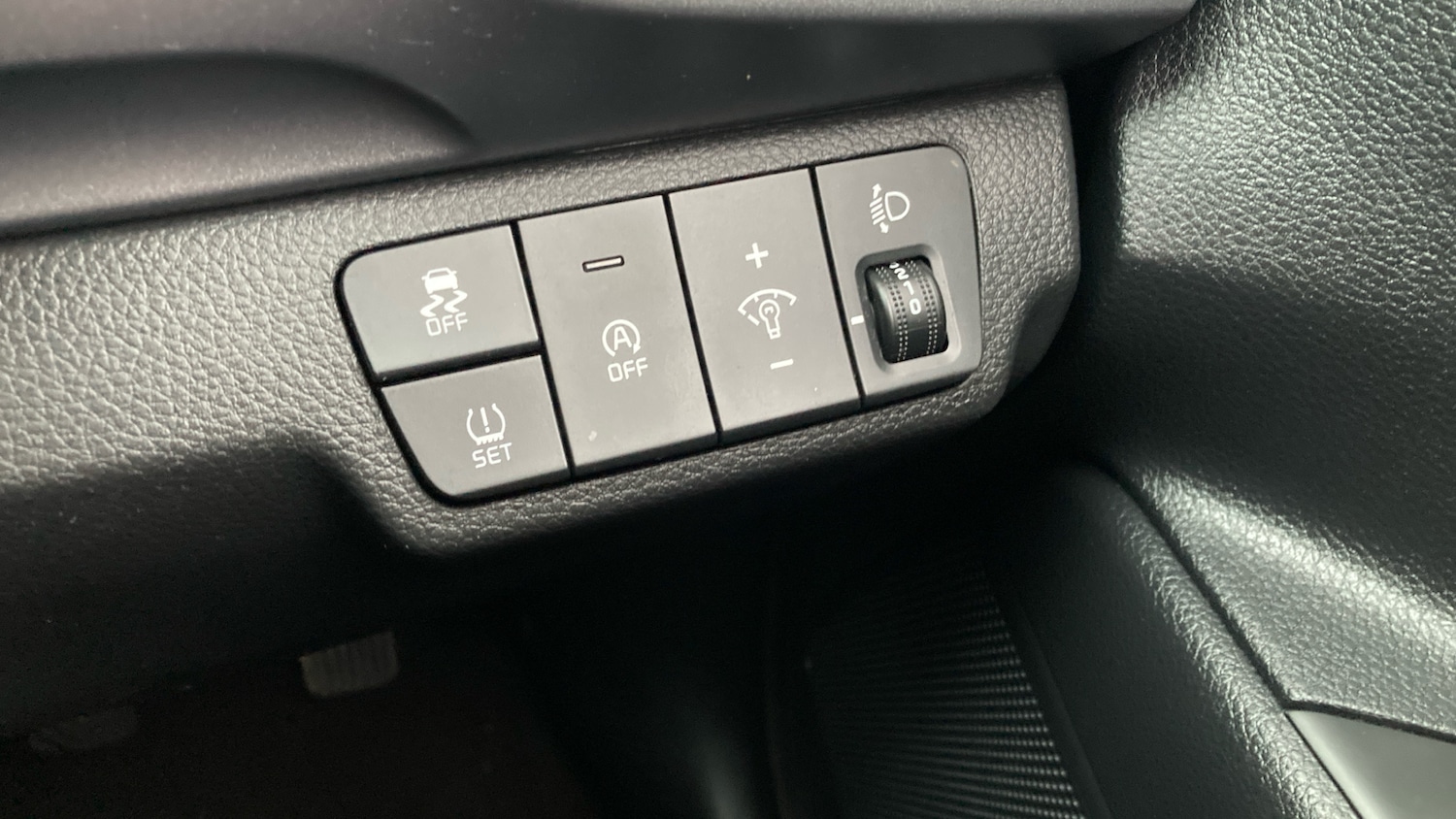 Used Kia Stonic 2023 for sale - 77271228: Photo 33