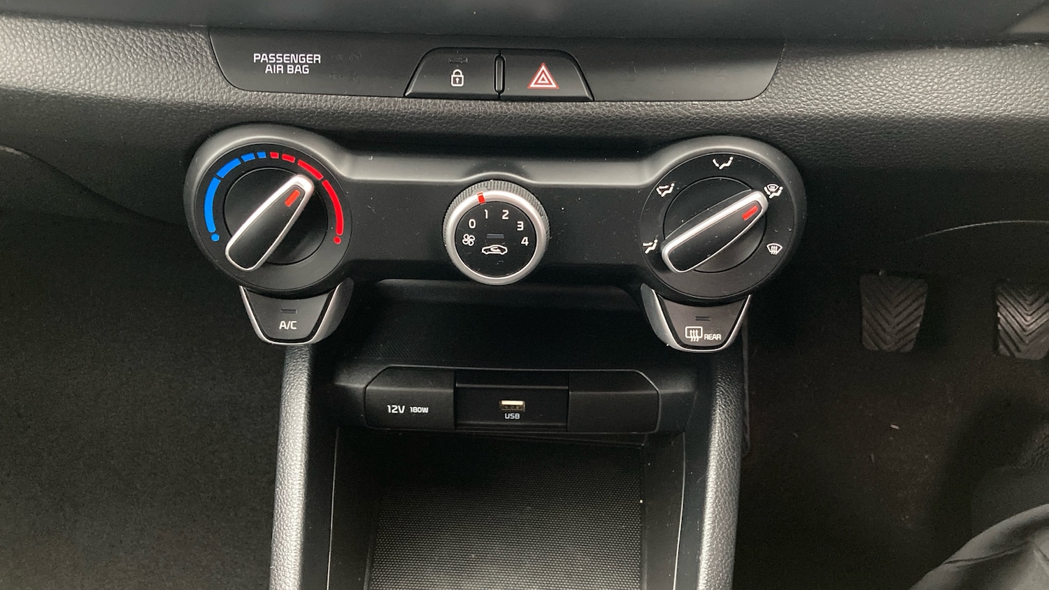 Used Kia Stonic 2023 for sale - 77271228: Photo 35