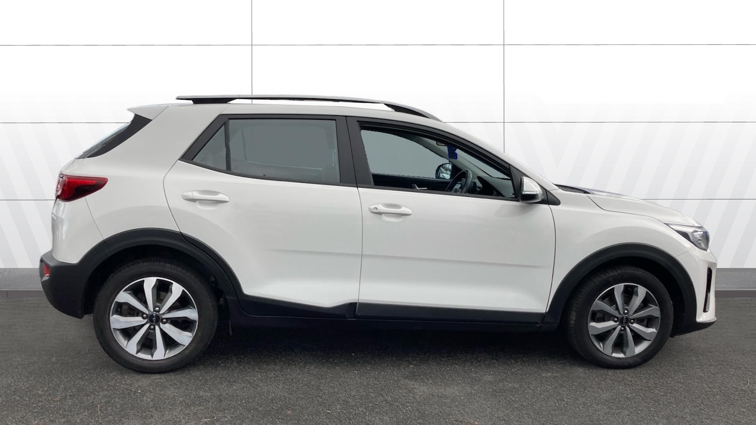 Used Kia Stonic 2023 for sale - 77271228: Photo 5