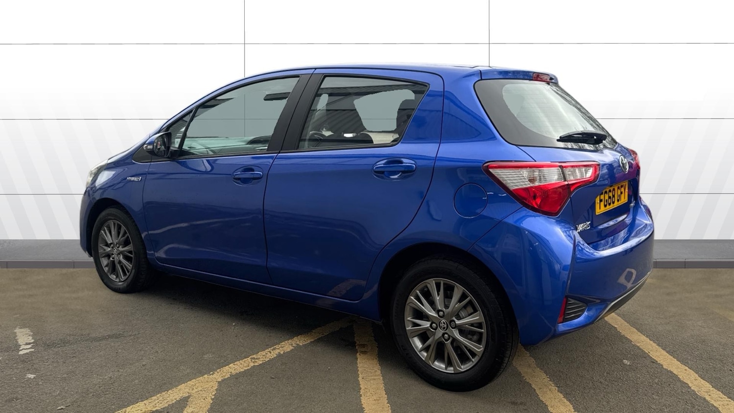 Used Toyota Yaris 2018 for sale - 77847631: Photo 2