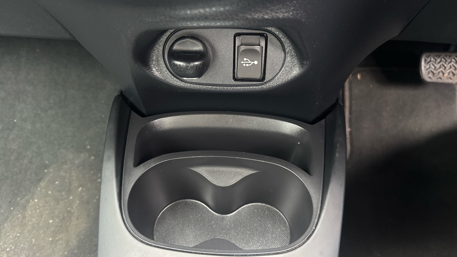 Used Toyota Yaris 2018 for sale - 77847631: Photo 22