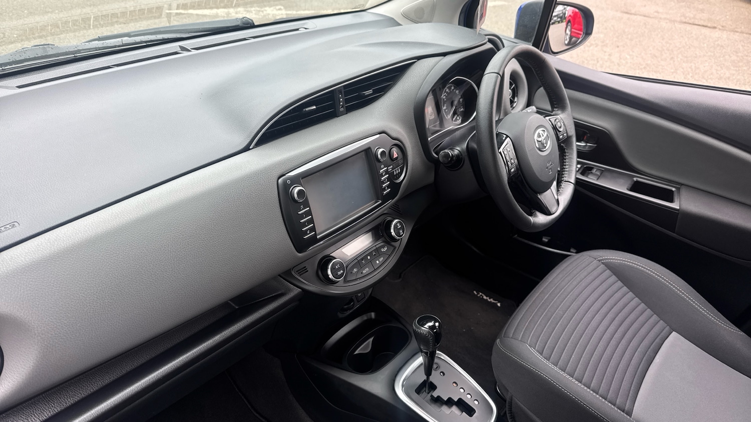 Used Toyota Yaris 2018 for sale - 77847631: Photo 9