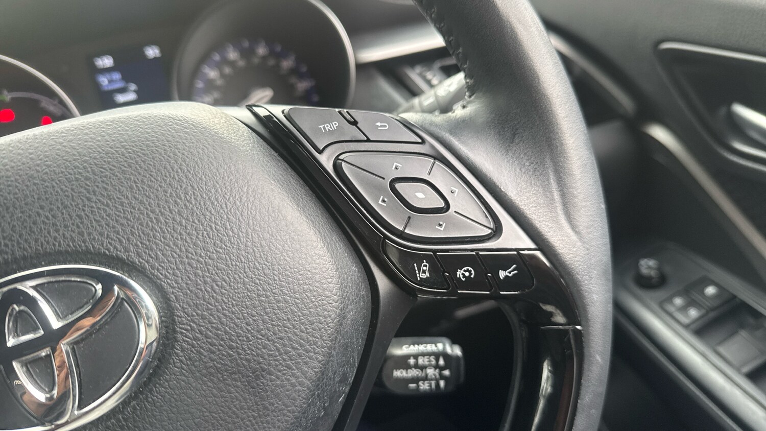 Used Toyota C-HR 2022 for sale - 77375770: Photo 28