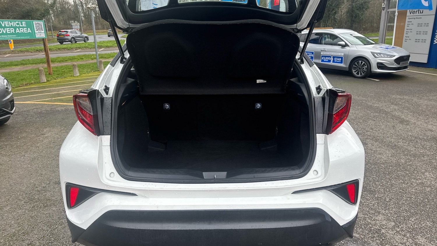 Used Toyota C-HR 2022 for sale - 77375770: Photo 4