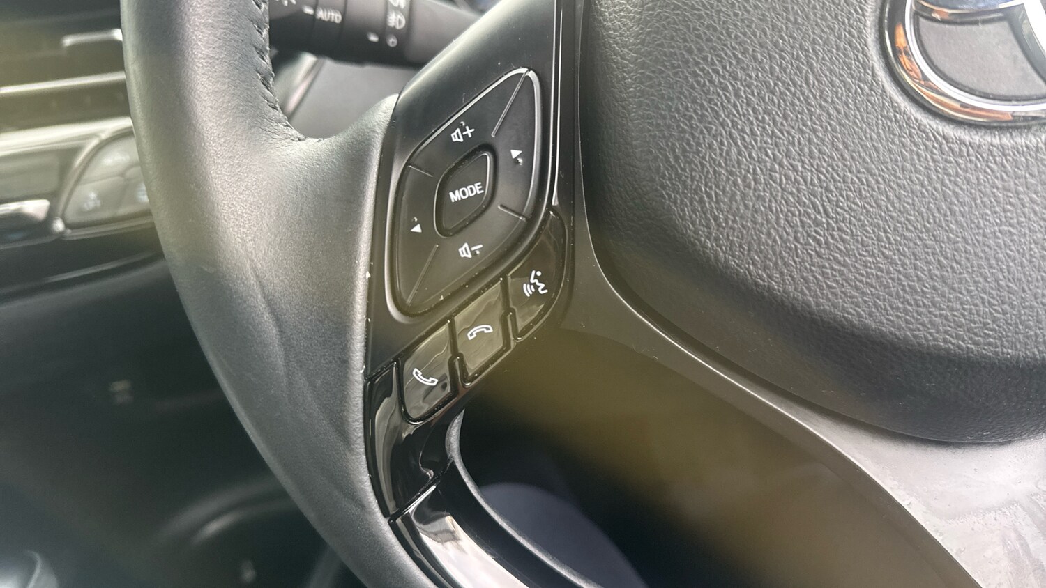 Used Toyota C-HR 2022 for sale - 77375770: Photo 51