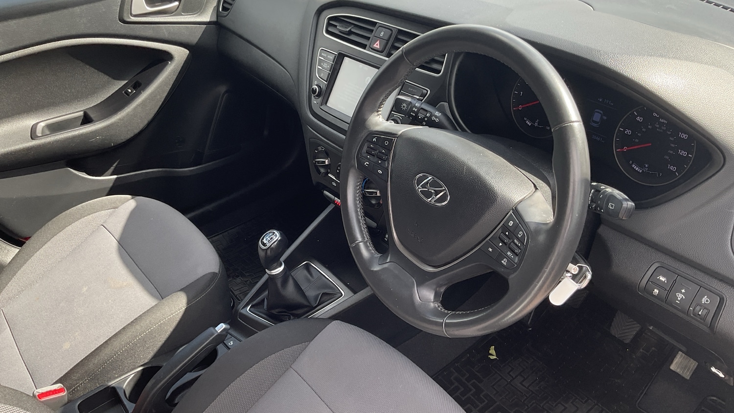 Used Hyundai i20 2019 for sale - 76076297: Photo 9